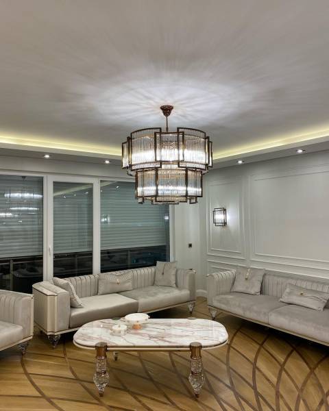 Création de lustres en verre haut de gamme pour un appartement de standing à Lyon